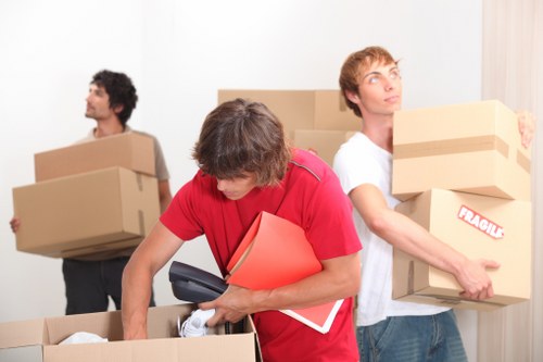 Local moving service handling access challenges in Knightsbridge